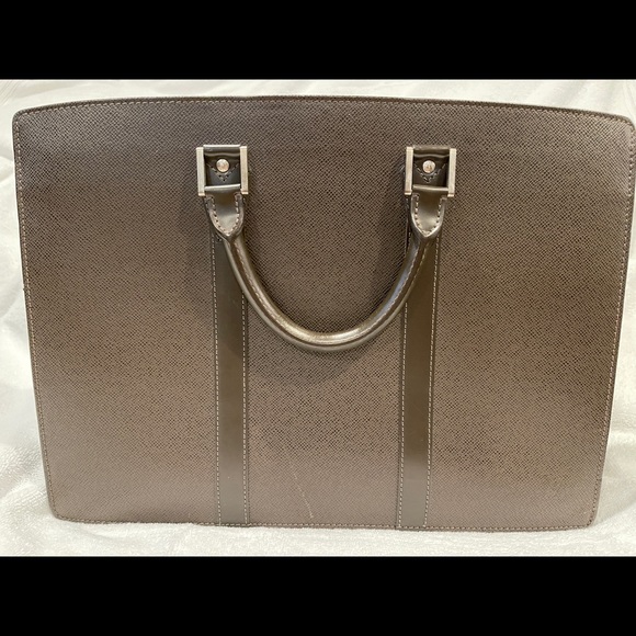 Authentic gently used Mens Louis Viutton Briefcase - Picture 1 of 13